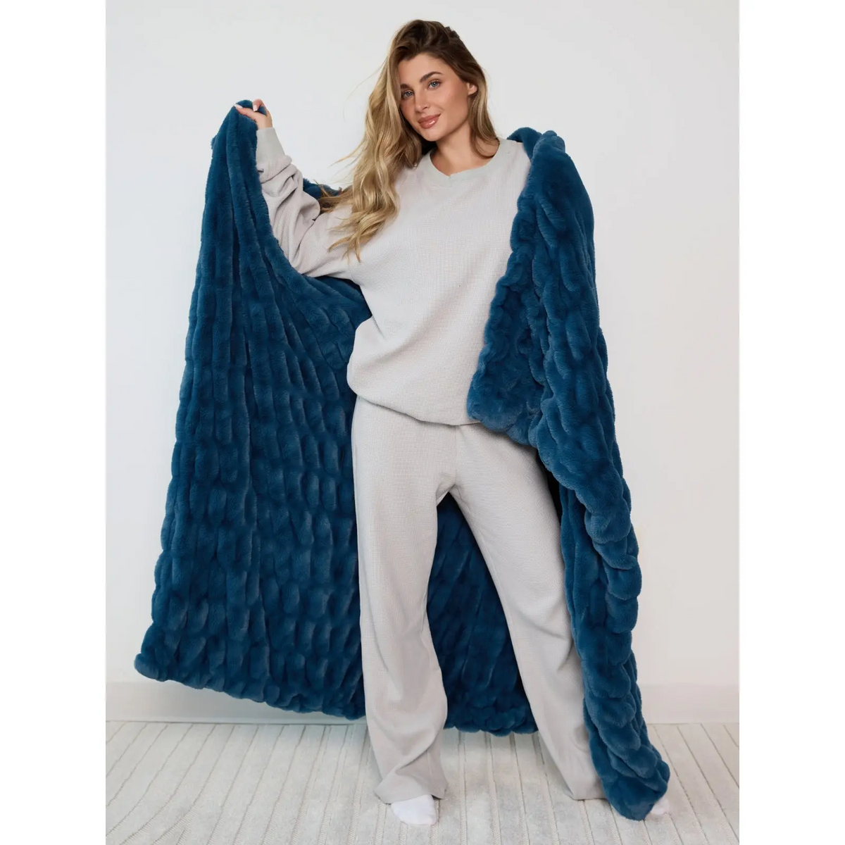 Oversized Cozy Blanket – Ultra-Soft, Warm & Plush Throw for Bed, Sofa & Everyday Comfort